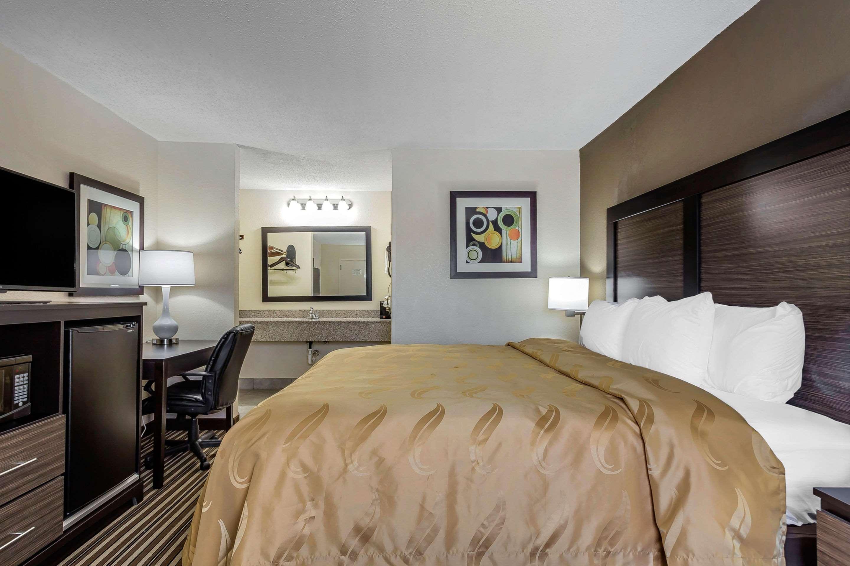 Quality Inn Aberdeen Экстерьер фото