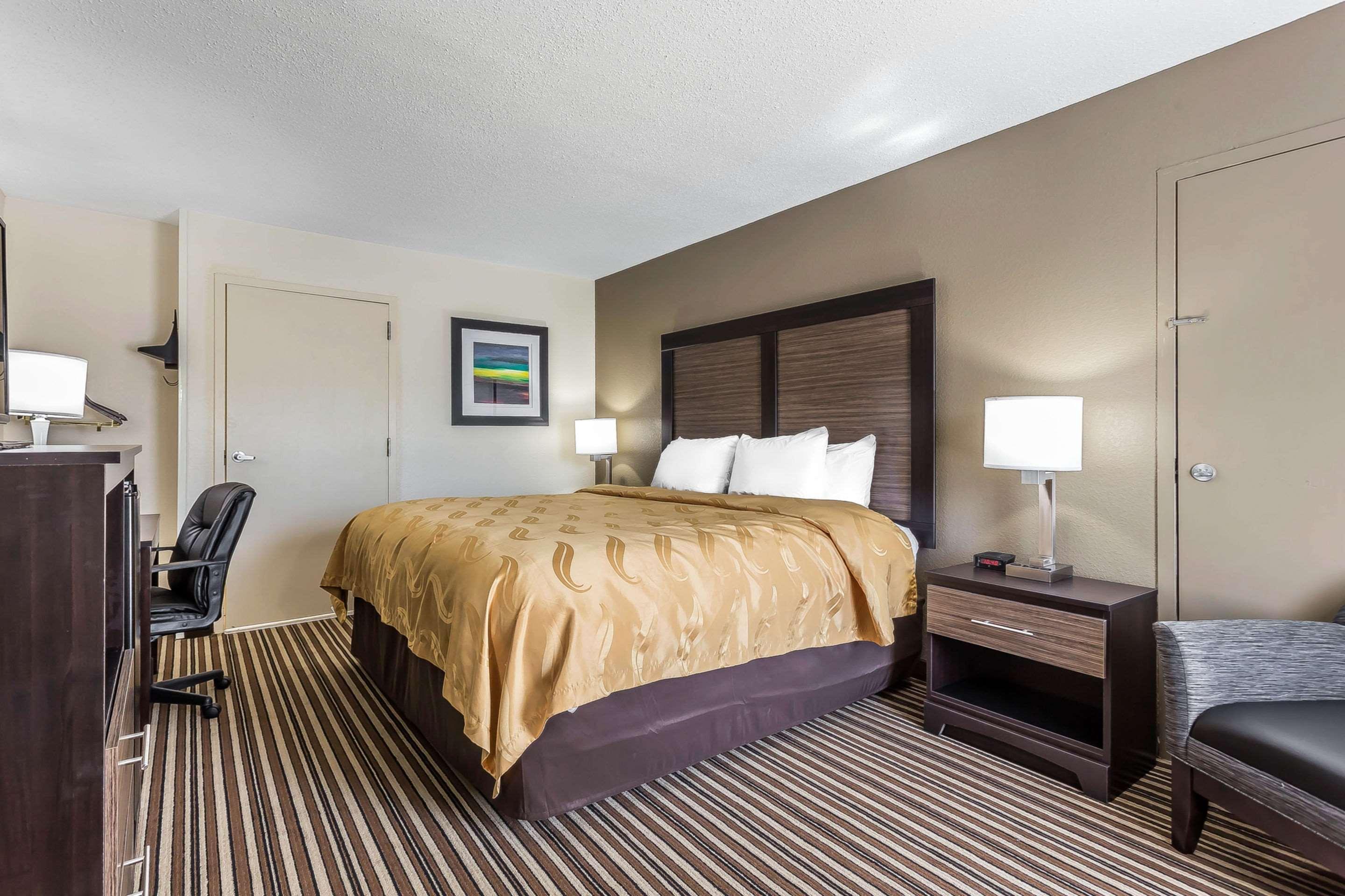 Quality Inn Aberdeen Экстерьер фото