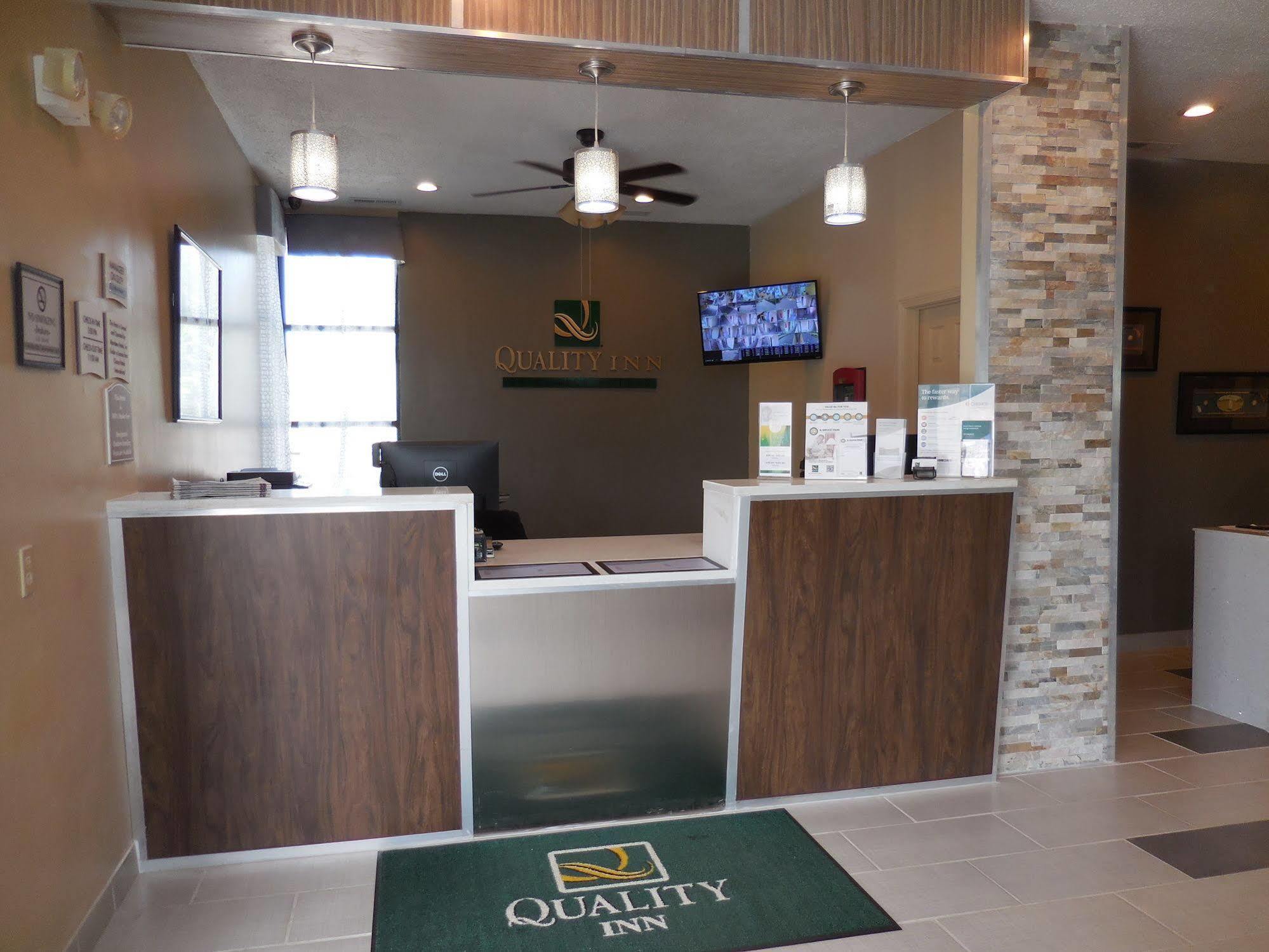 Quality Inn Aberdeen Экстерьер фото