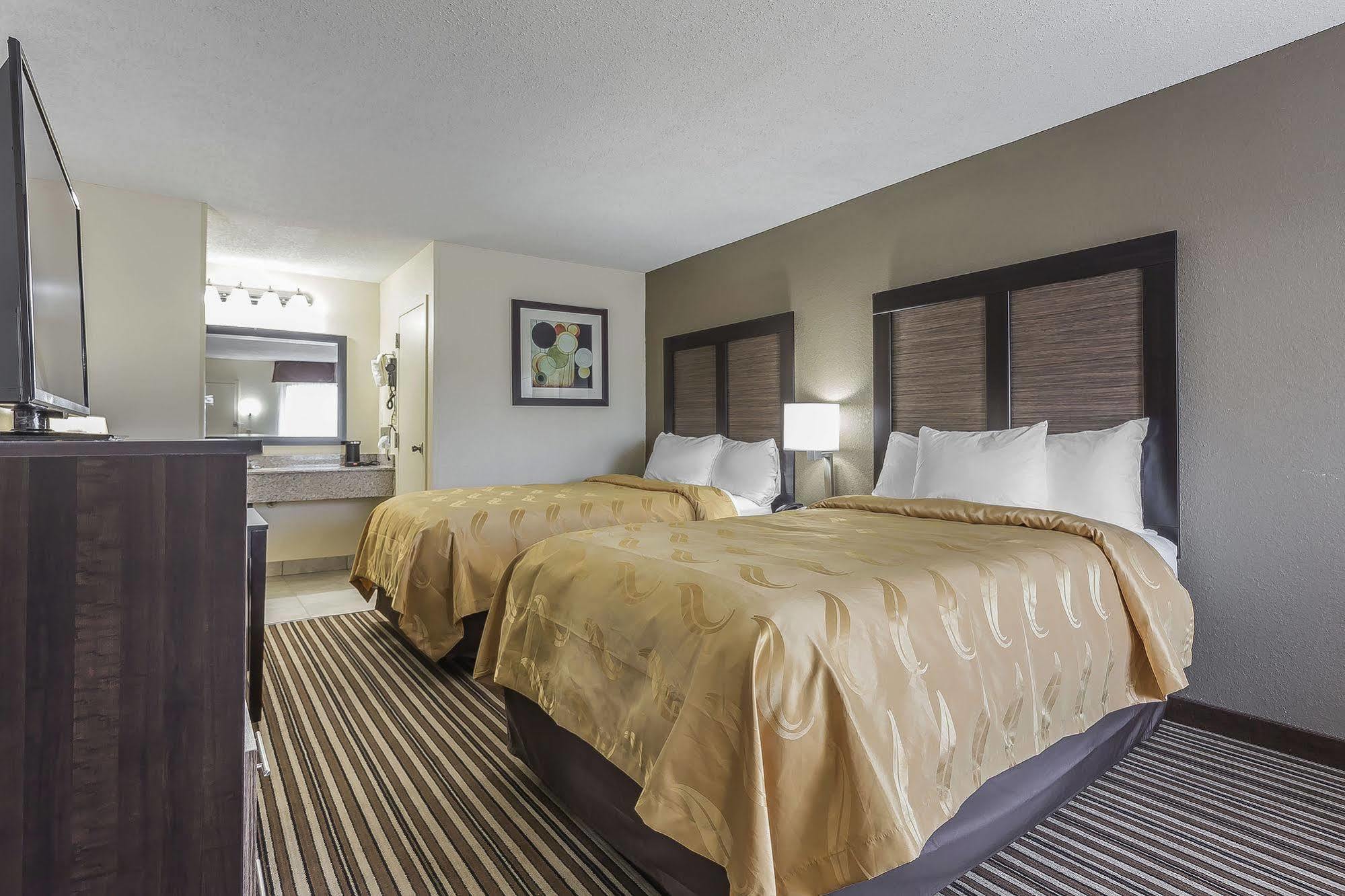 Quality Inn Aberdeen Экстерьер фото
